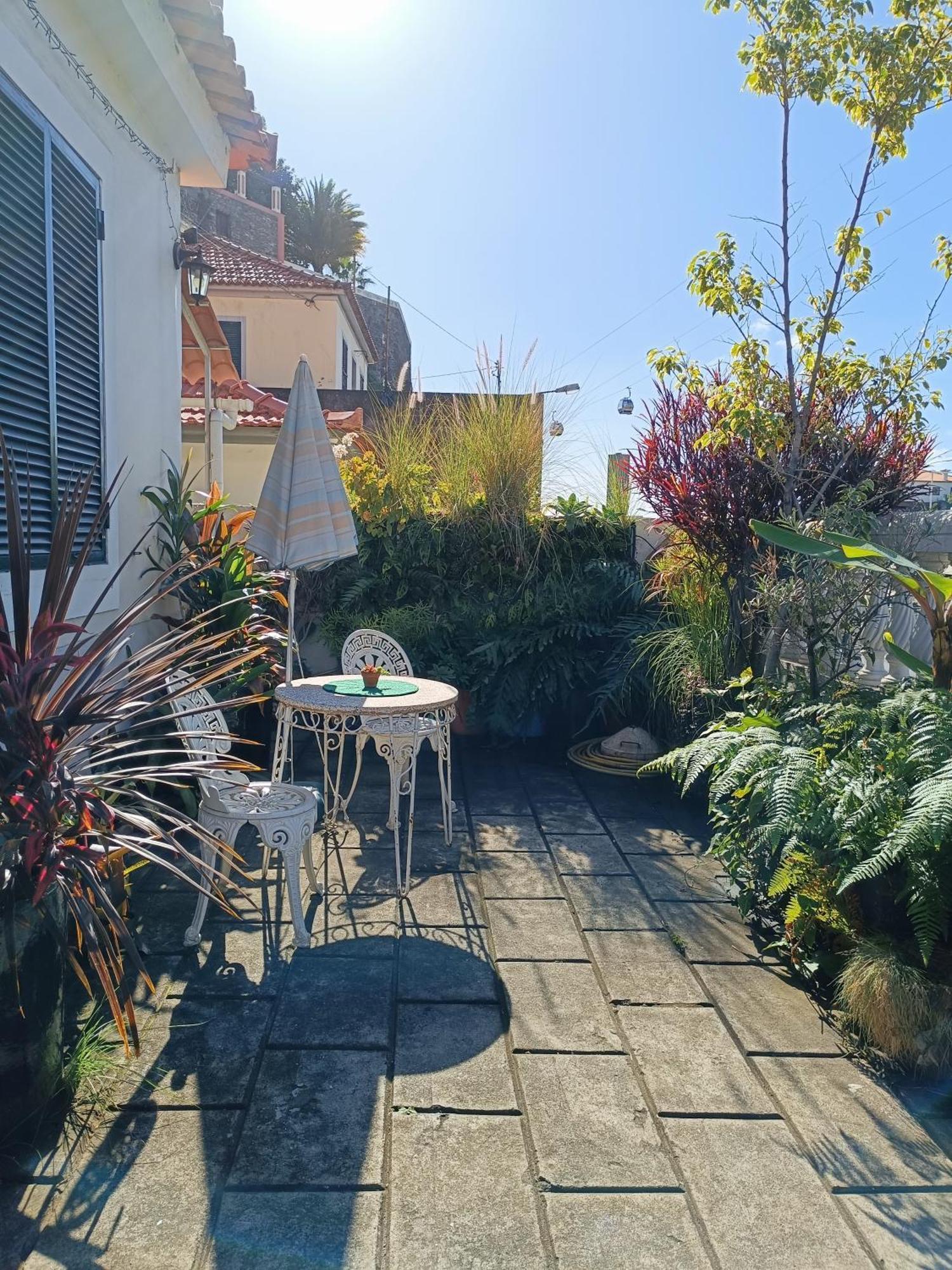 Home & Flower - Private Bedrooms Funchal Екстериор снимка