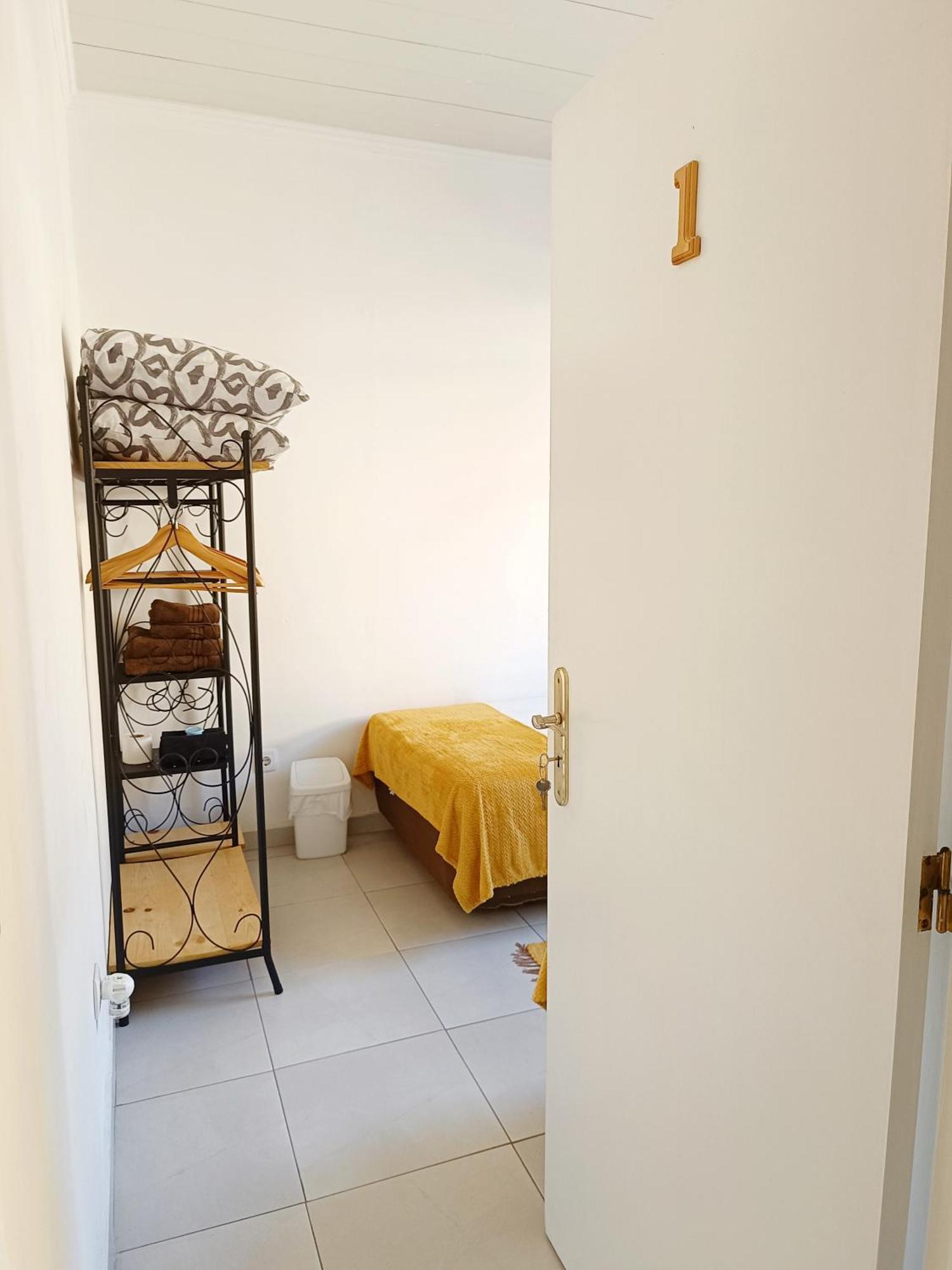Home & Flower - Private Bedrooms Funchal Екстериор снимка