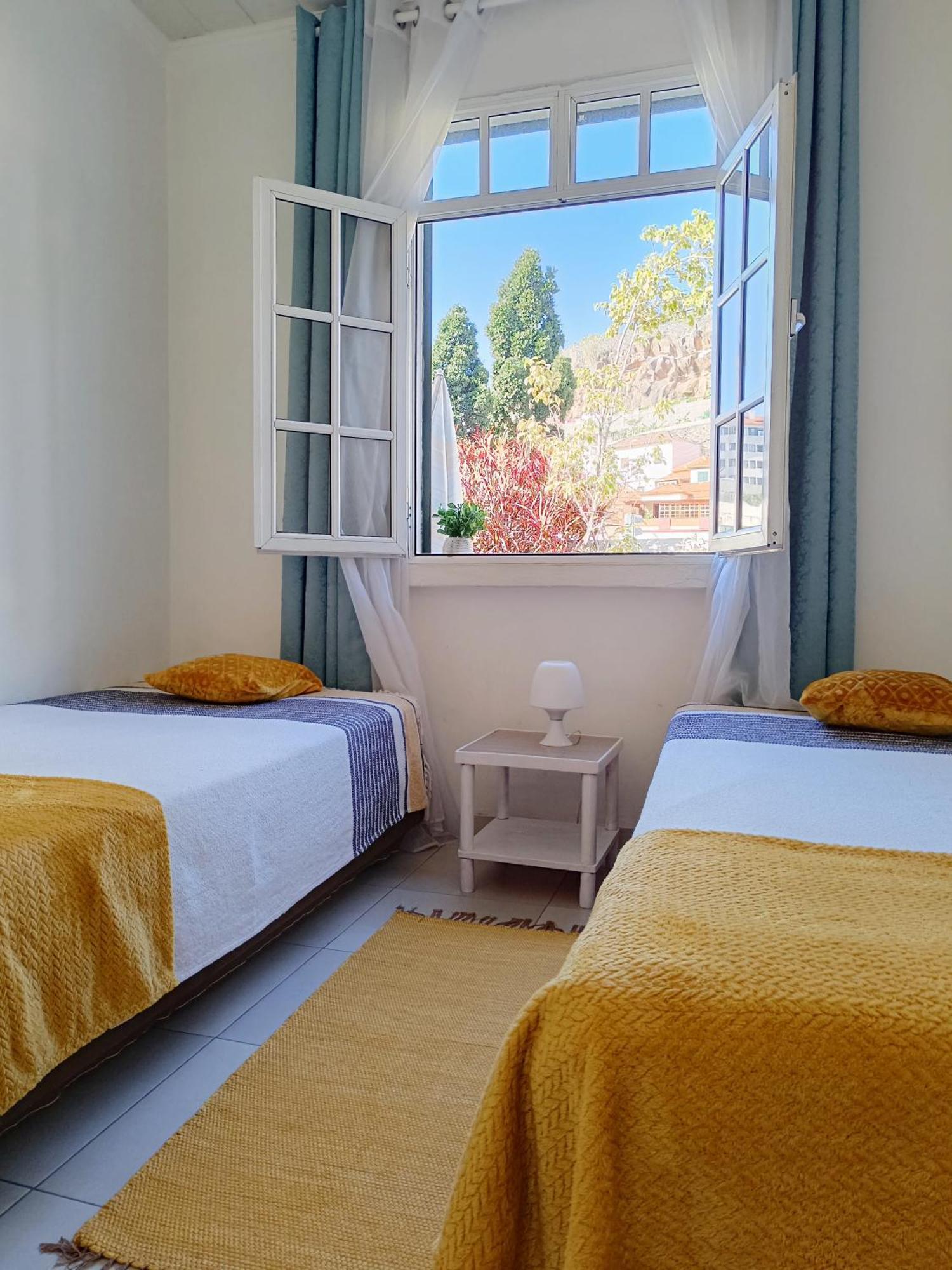 Home & Flower - Private Bedrooms Funchal Екстериор снимка