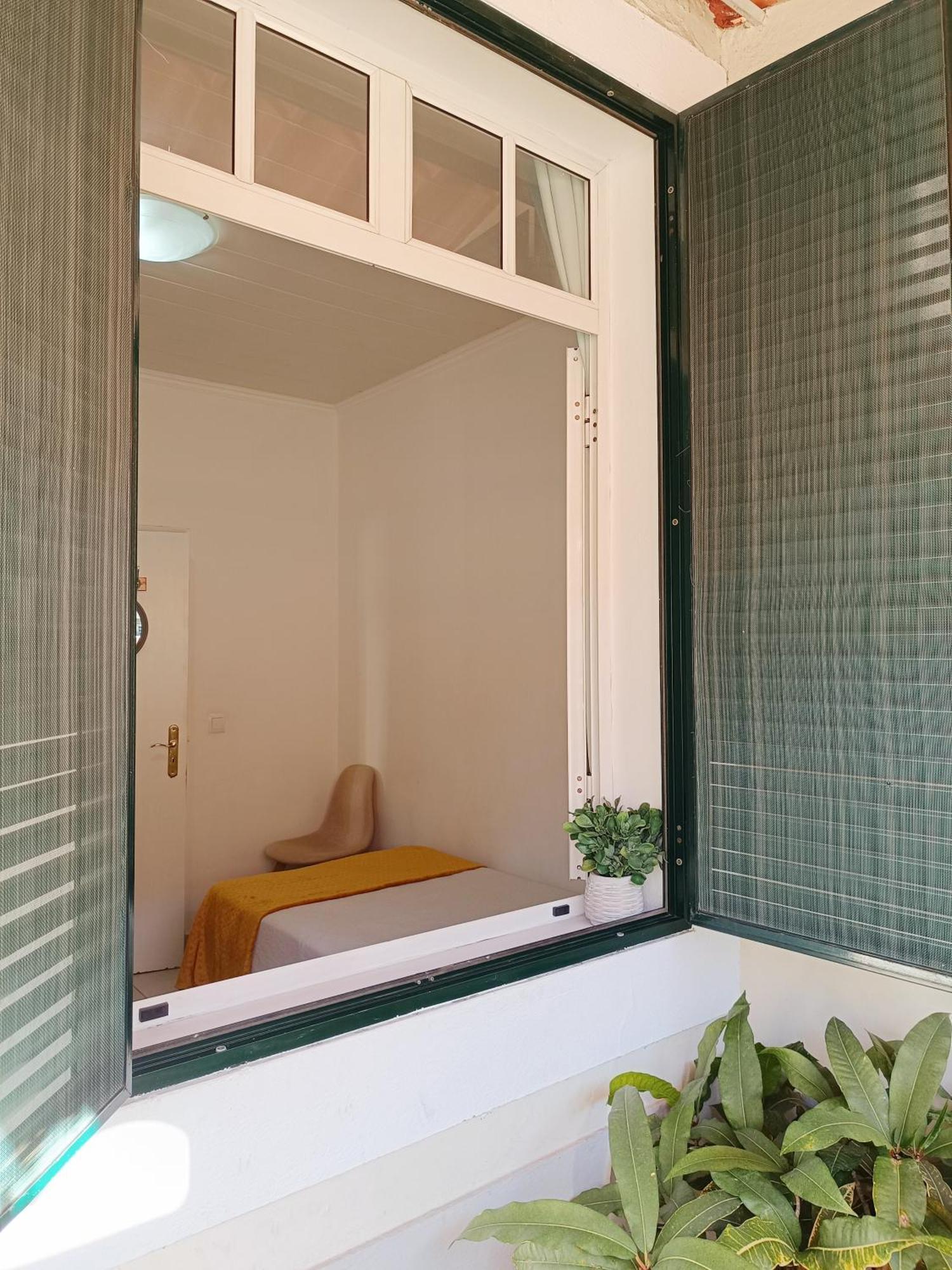 Home & Flower - Private Bedrooms Funchal Стая снимка